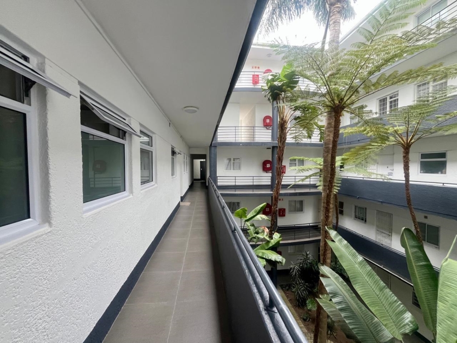 3 Bedroom Property for Sale in Sea Point Western Cape